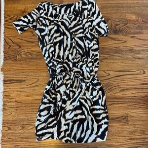 Chaus animal print short sleeve dress with belt size S/M